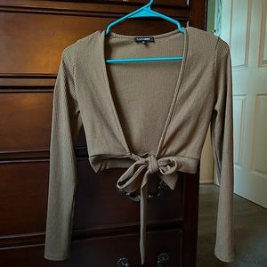 I never wear it. It’s been worn 1-2 times. Very cute piece just not my style !